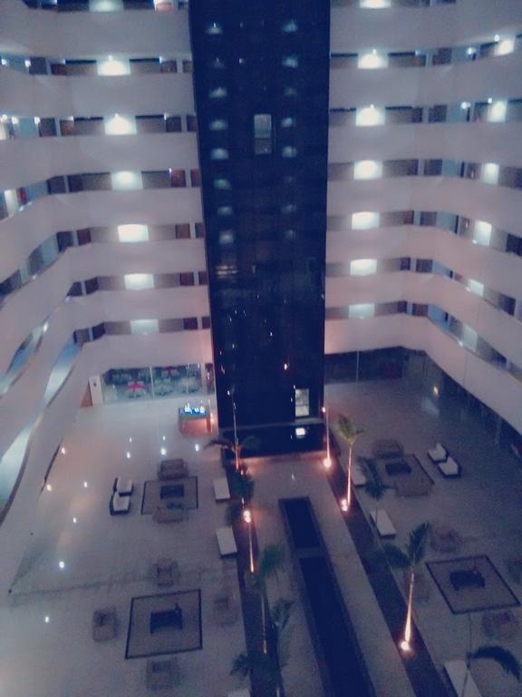 Le Jardin - *